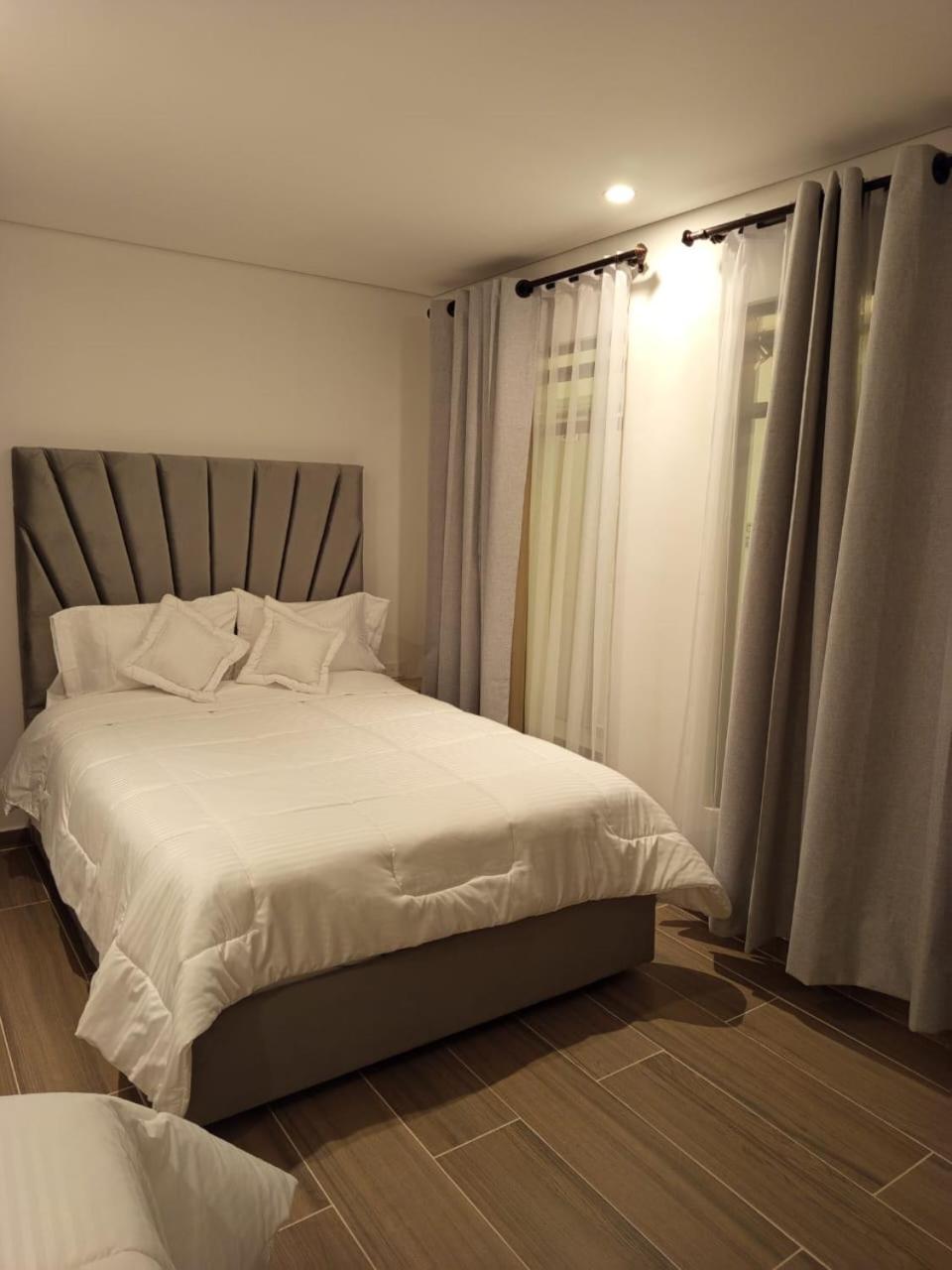 Hotel Saron Bogotá Esterno foto
